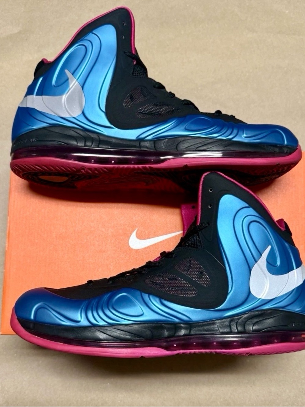Size 9.5 - Nike Air Max Hyperposite Fireberry Men’s Basketball Shoes Sneakers